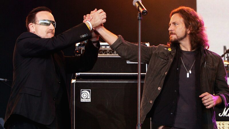 Eddie Vedder se unió a U2 en vivo para interpretar «Mothers of the Disappeared»