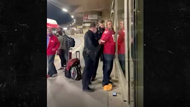 VIDEO: Arrestan a Danny Carey de Tool en un aeropuerto por supuesta agresión a un funcionario
