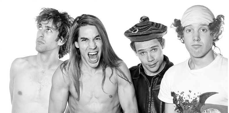Red Hot Chili Peppers se reúne con su antiguo baterista Jack Irons en honor a Hillel Slovak