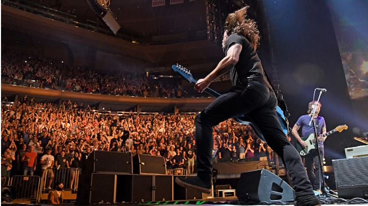 Foo Fighters vuelve a los shows a estadio lleno e interpreta «Creep» de Radiohead