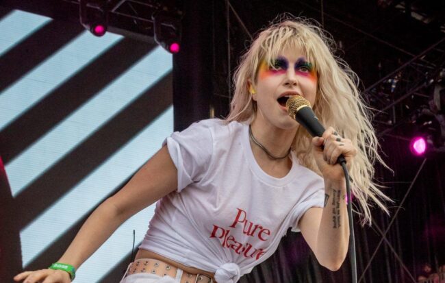 Paramore anunció nuevo álbum y tocó «Misery Business» en su primer show en vivo en 4 años
