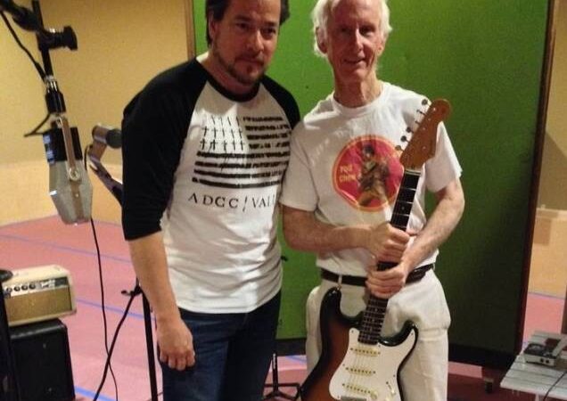 Robby Krieger, el legendario guitarrista de The Doors participa en el nuevo disco solista de John Garcia (Kyuss)