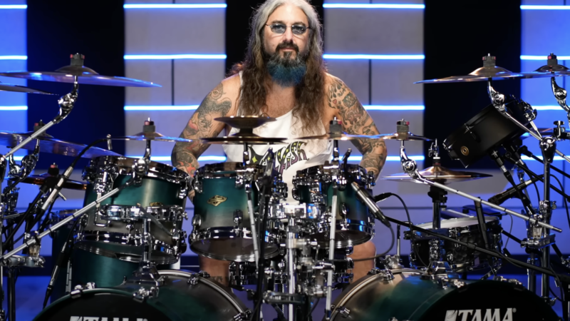 Mike Portnoy analiza y toca «Pull Me Under» en un nuevo video de Drumeo