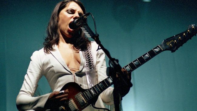 NR En Vivo: «Stories from the City, Stories from the Sea» – PJ Harvey (2001)