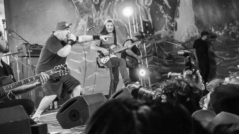 Robert Trujillo se reunió con Suicidal Tendencies en vivo para un show completo