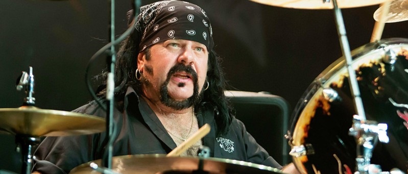 Terrible noticia: Ha fallecido Vinnie Paul, el legendario baterista de Pantera y Hellyeah