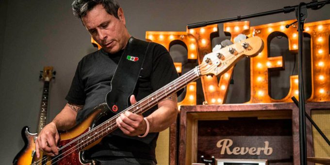 Juan Alderete, el virtuoso ex-bajista de The Mars Volta quedó en estado de coma tras grave accidente