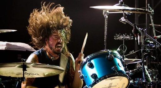 VIDEO: Mira a Dave Grohl tocando clásicos de Motörhead y Thin Lizzy