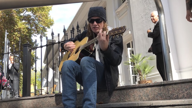 VIDEO: Dave Mustaine brindó un set acústico sorpresa en Argentina