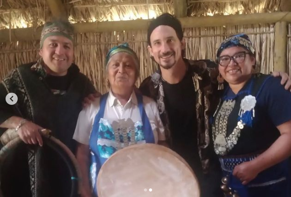 Joe Duplantier de Gojira compartió con comunidad Mapuche en Chile