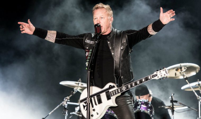 James Hetfield contactó a madre que dio a luz en el concierto de Metallica para felicitarla