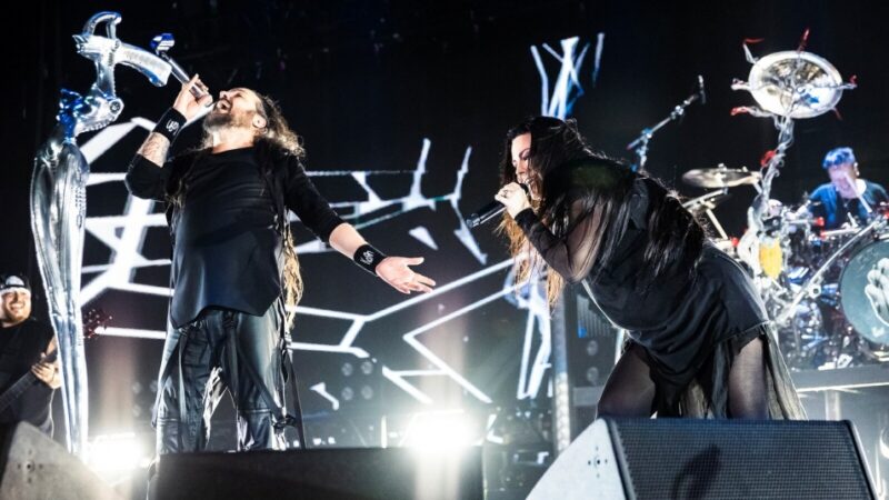 VIDEO: Korn invitó en vivo a Amy Lee para interpretar «Freak on A Leash»