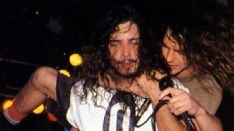 Eddie Vedder y su especial tributo a Chris Cornell en Amsterdam
