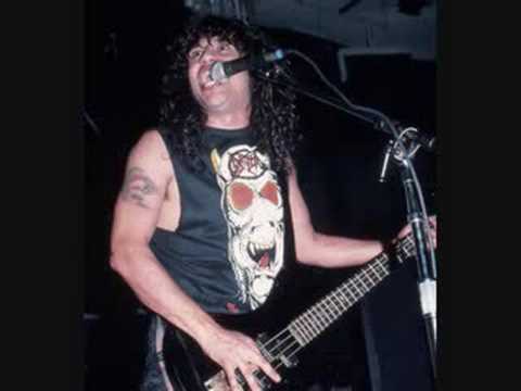 De culto: el día que Tom Araya de Slayer cubrió a Mötley Crüe en los 80’s