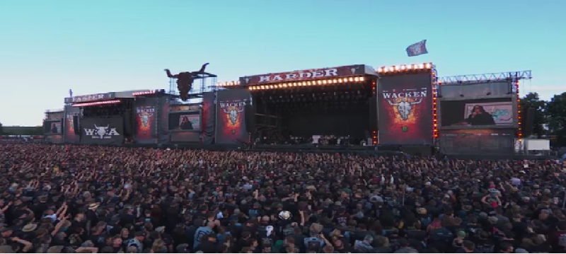 Mira al público del Wacken completo cantar «Heroes» en la versión de Motörhead en honor a Lemmy Kilmister