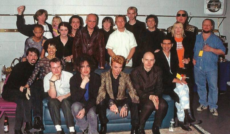 Gilmour, NIN, Foo Fighters, Placebo y más: Grandes bandas y artistas que han compartido escena con David Bowie
