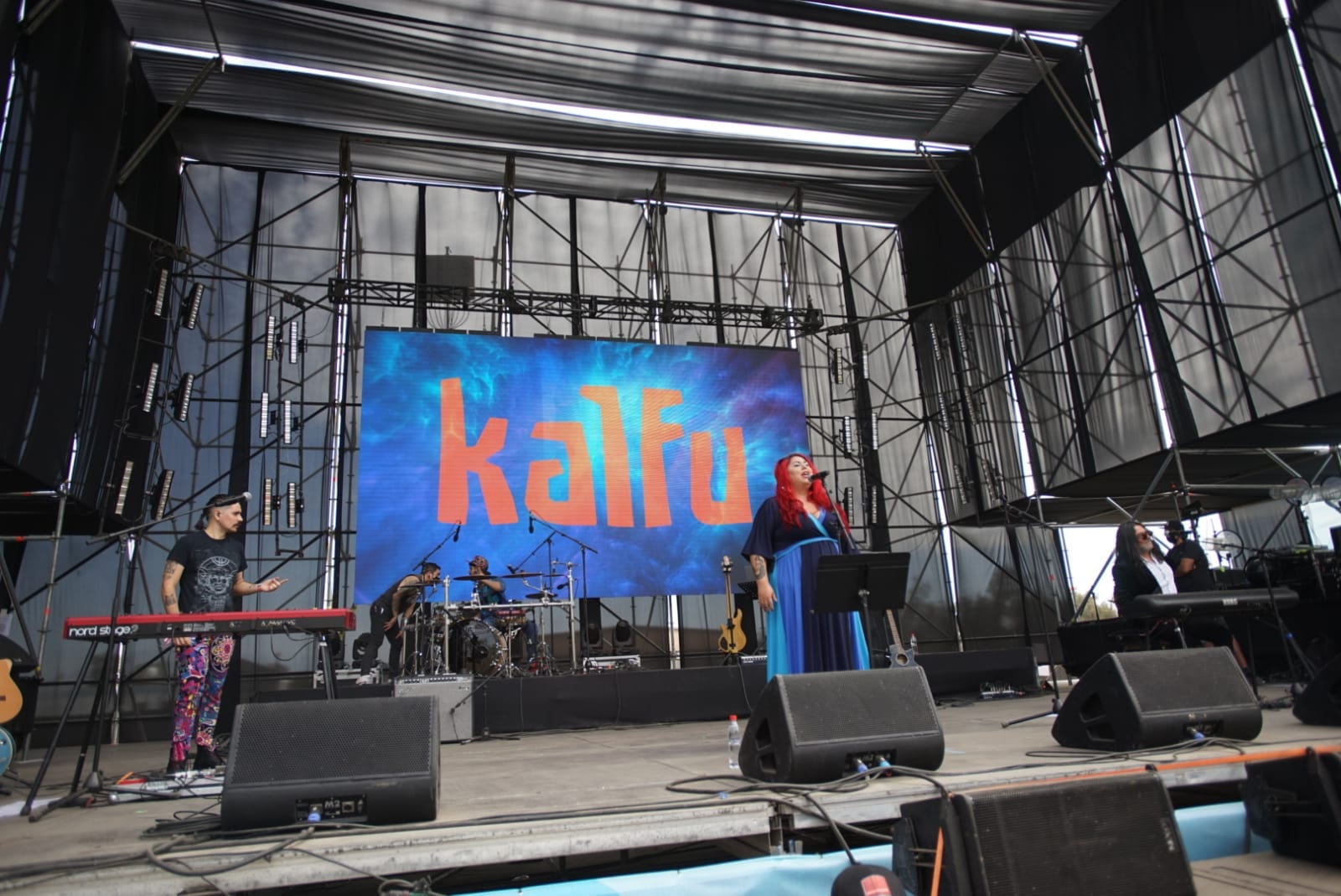 Kalfu en Lollapalooza Chile: La familiaridad de la reivindicación de nuestras raíces