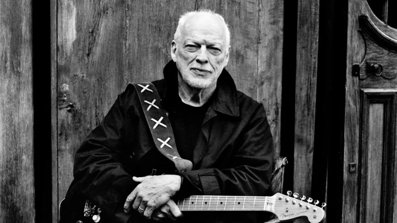 David Gilmour vuelve con nuevo single y álbum: escucha «The Piper’s Call»