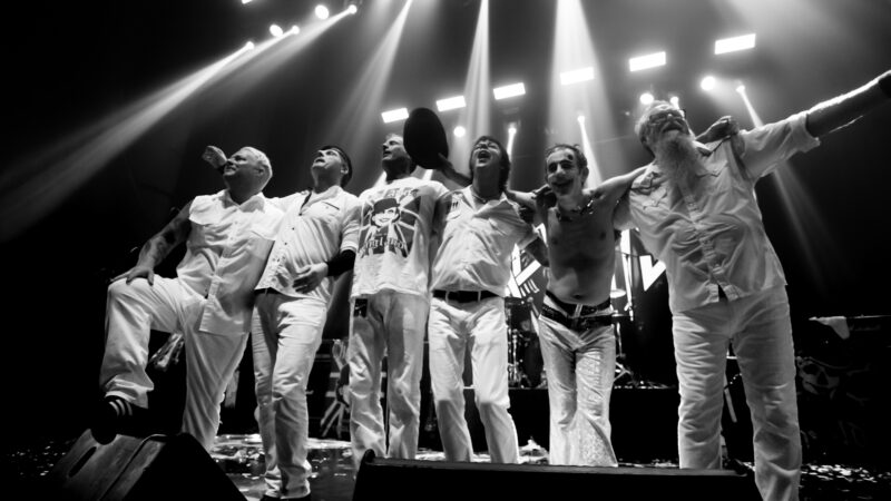 The Adicts en Chile: El oficio del espectáculo