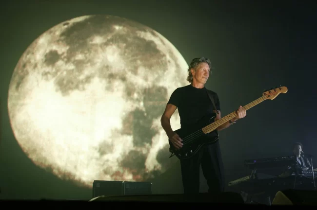 «Era mi proyecto»: Roger Waters confirma que regrabó «Dark Side Of The Moon» completo sin ayuda de ningún Pink Floyd