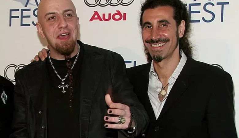 Shavo Odadjan confiesa cuál es el tema que «le confunde» la letra de Serj Tankian en SOAD
