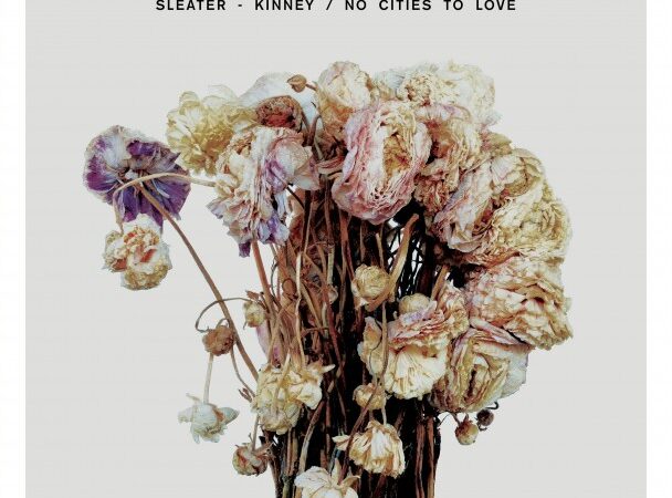 Escucha completo el nuevo álbum que trae de regreso tras diez años a las Sleater-Kinney