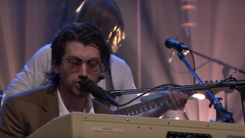 VIDEO: Arctic Monkeys presenta su nuevo tema “Four Out of Five” en el show de Jimmy Fallon
