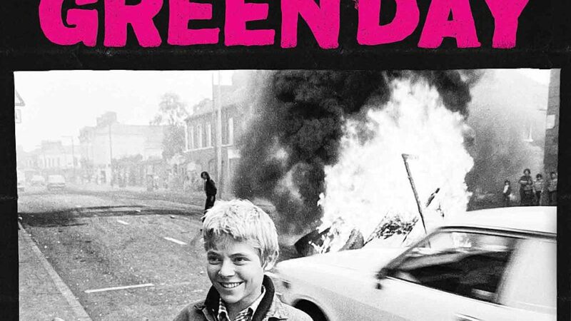 «Saviors»: Green Day regresa con la misma urgencia de»American Idiot» para su mejor álbum de los últimos 20 años