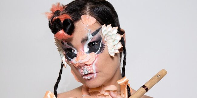 Björk presenta otro adelanto de su nuevo álbum en honor a su madre fallecida
