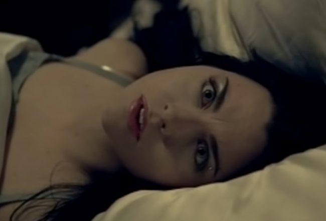 «Bring Me To Life» de Evanescence supera el mil millón de visitas en Youtube