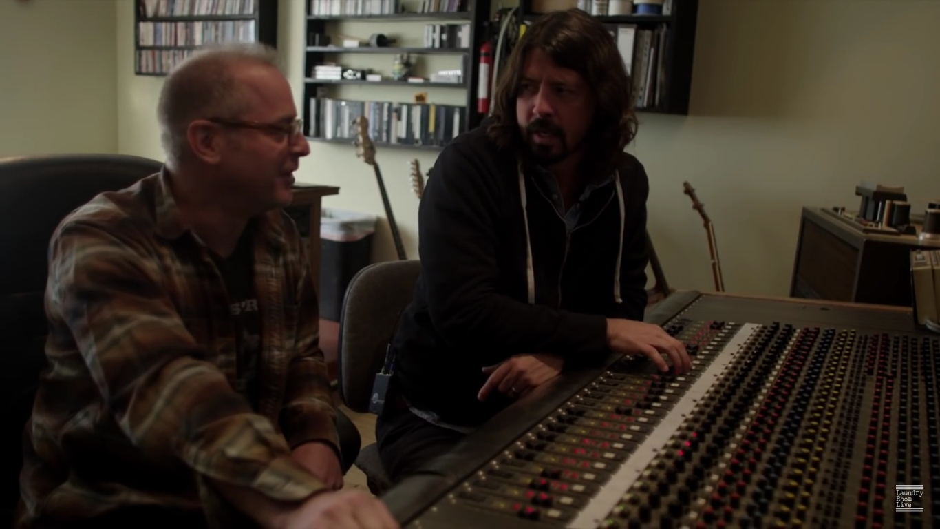 Dave Grohl escucha y comenta “Looks God Down”, el primer demo que grabó en su historia