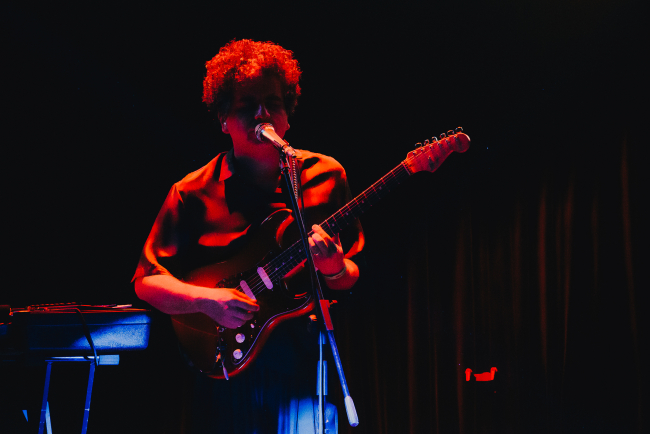 Helado Negro en Chile: Un profundo mano a mano con la electrónica