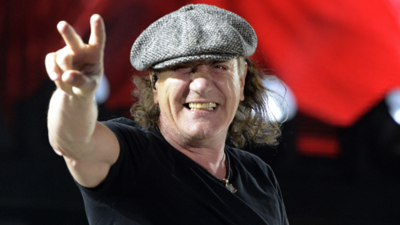 Brian Johnson de AC/DC volvió a los escenarios junto a Paul Rodgers y Robert Plant