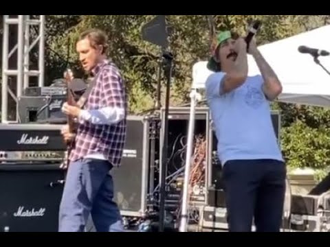 VIDEO: John Frusciante vuelve a tocar en vivo con Red Hot Chili Peppers