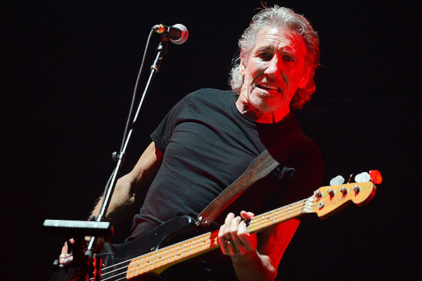 VIDEO: Roger Waters interpretó dos clásicos de Pink Floyd por primera vez como solista