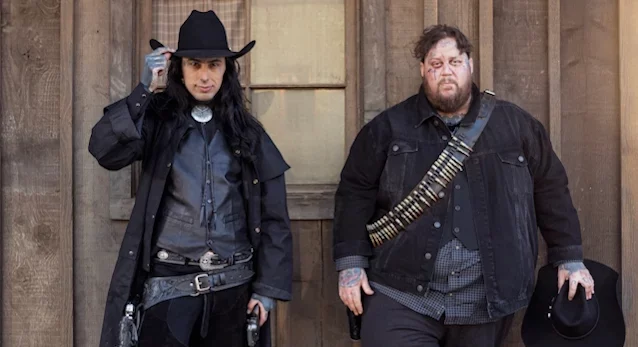 Falling In Reverse se transforman en «Cowboys From Hell» en su nuevo video y tema «All My Life»