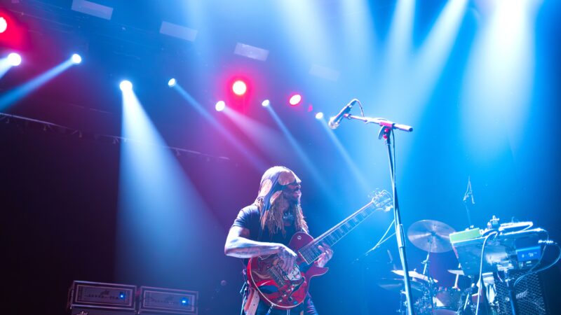 Thundercat en Chile: un viaje cósmico por el funk, el jazz, las risas y los homenajes